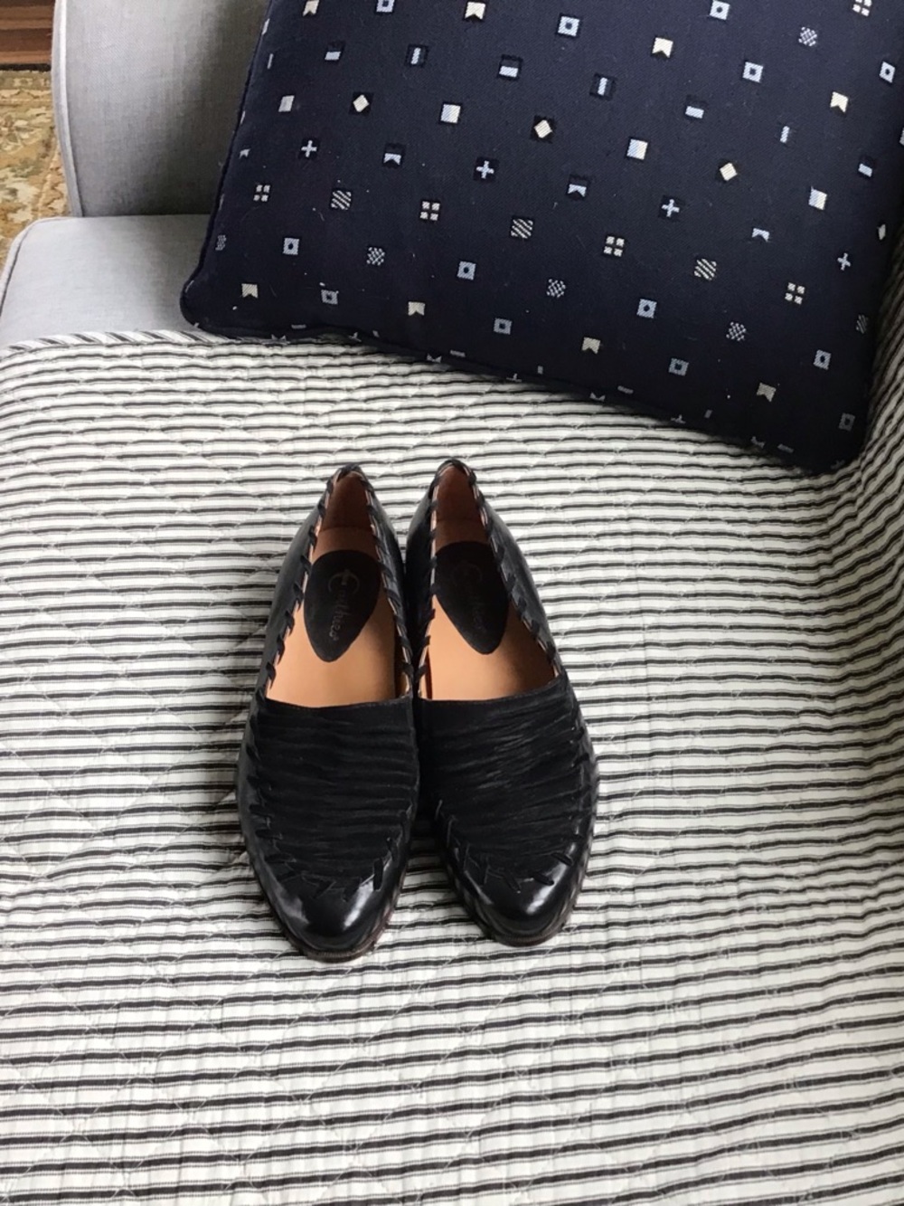 Earthies- New no box, Fontana all leather rouched suede loafer style flat. 8M